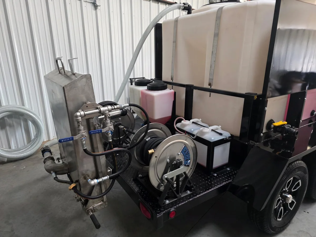 Kraken Trailer Combo — equipment side detail